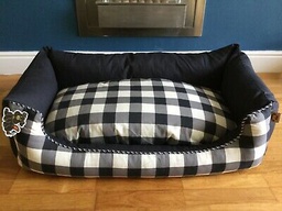 Bow Tie Dog Bed (Plaid)